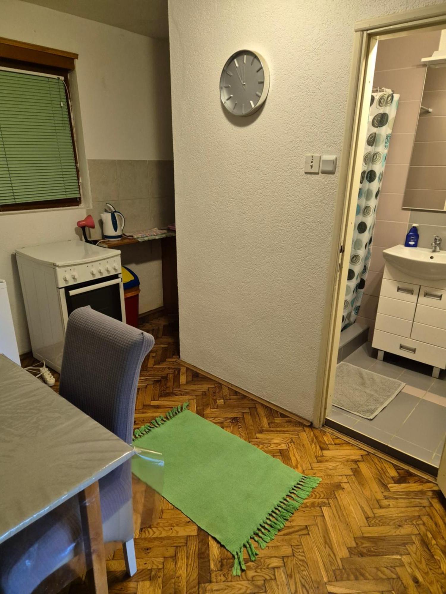 House Dado Hotel Jezerce Bilik gambar